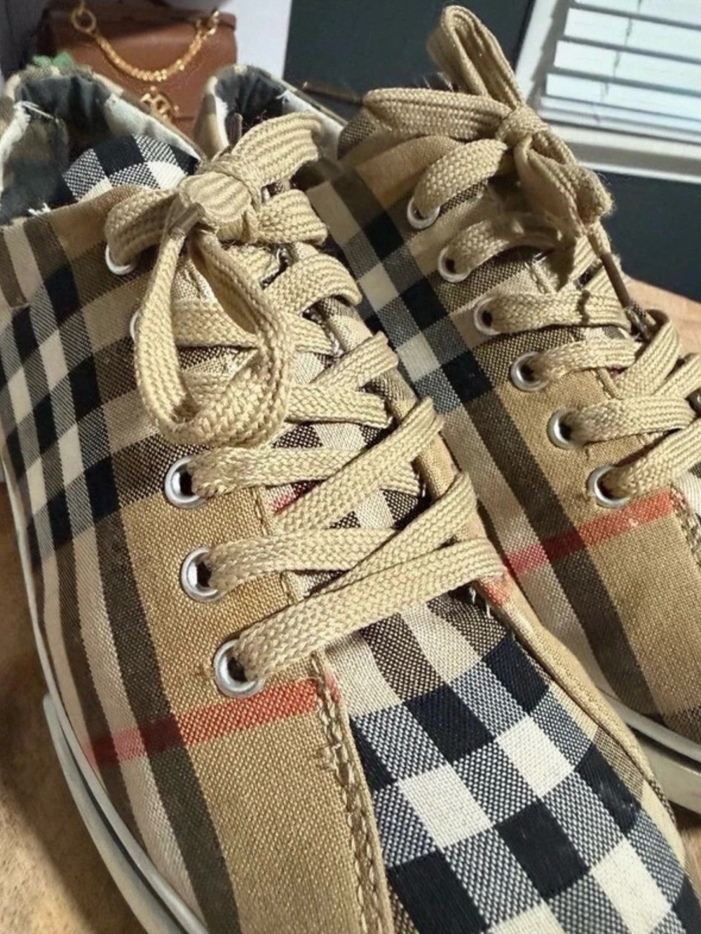 Burberry Vintage Check Plaid Low Top Sneakers Size 6 (fits like a woman’s 7.5) - Picture 14 of 15
